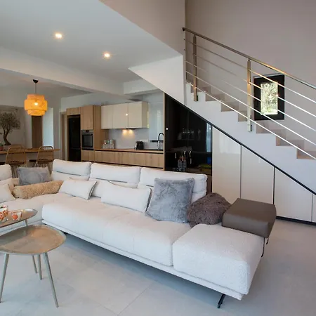 Луксозна вила Katerina-stylish 4 Bedroom With Sea View *