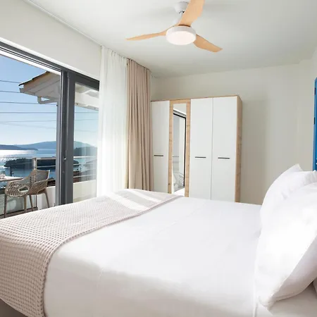 Katerina-stylish 4 Bedroom With Sea View * Nidhrion