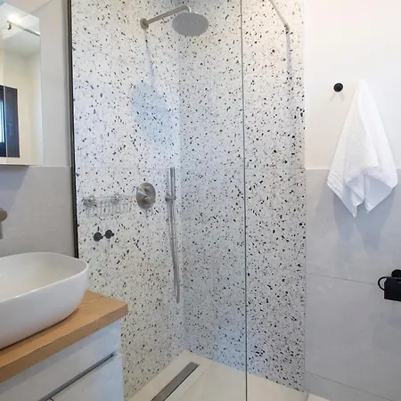 Katerina-stylish 4 Bedroom With Sea View *