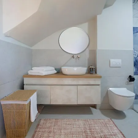 Katerina-stylish 4 Bedroom With Sea View Nidhrion