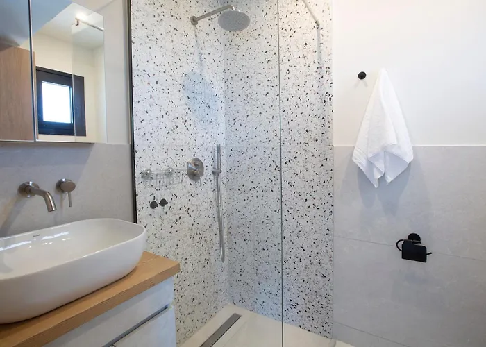 Katerina-stylish 4 Bedroom With Sea View *