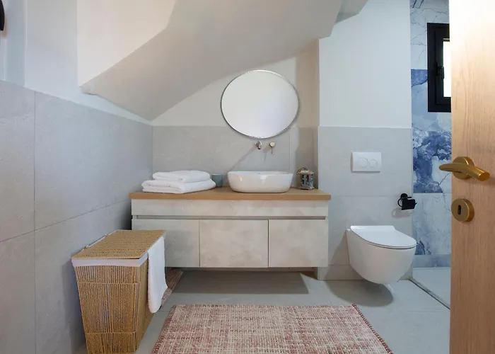 Katerina-stylish 4 Bedroom With Sea View 니드리